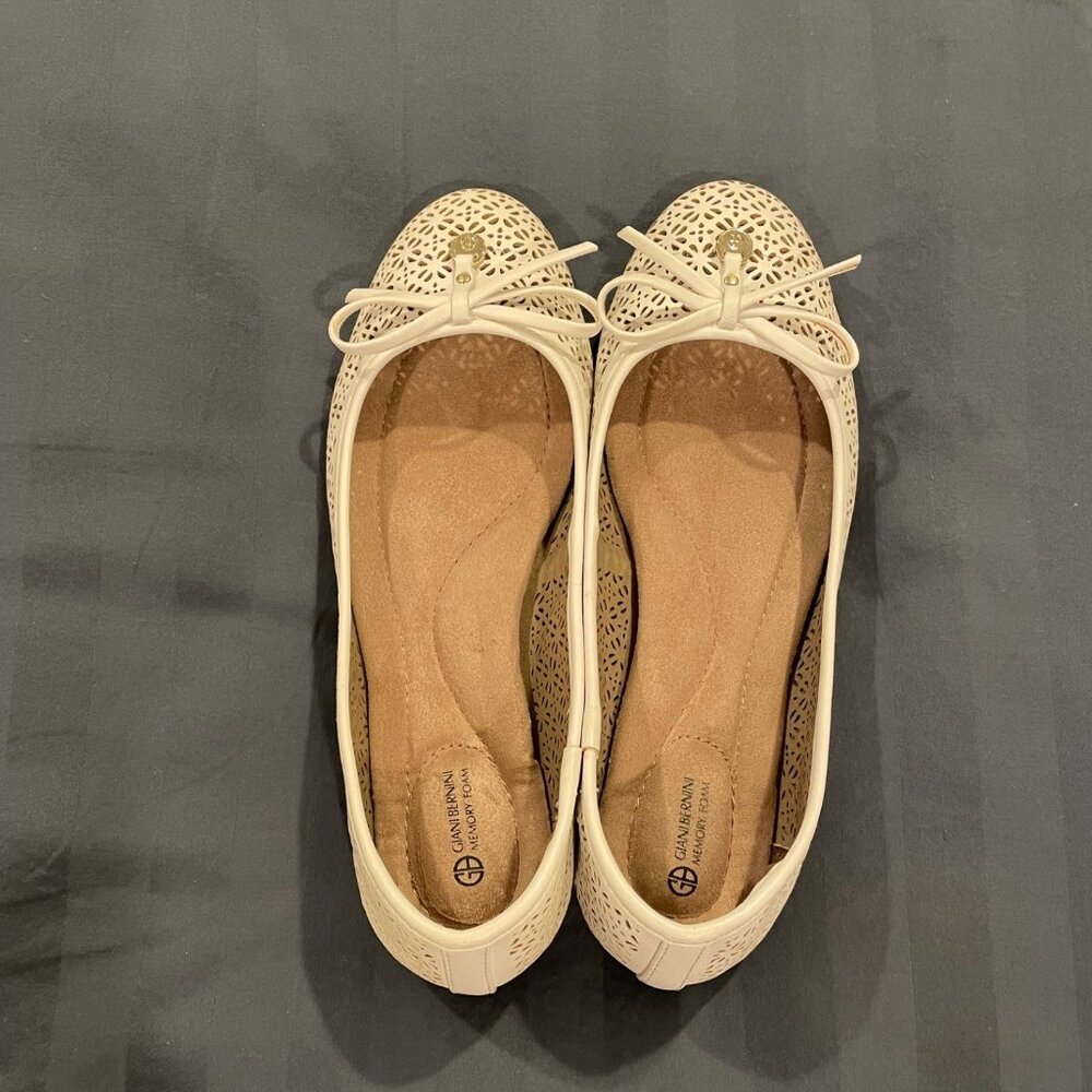 Giani Bernini Women's Flat shoes